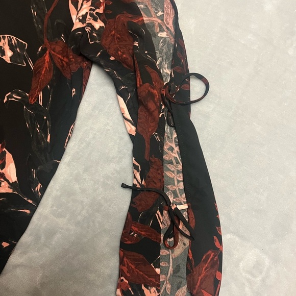 🌸Wilfred - Flower Blouses - Picture 2 of 5